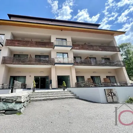 Ivi's Alpine Apartman *